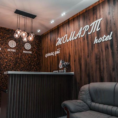 Жомарт Hotell Aktobe Eksteriør bilde